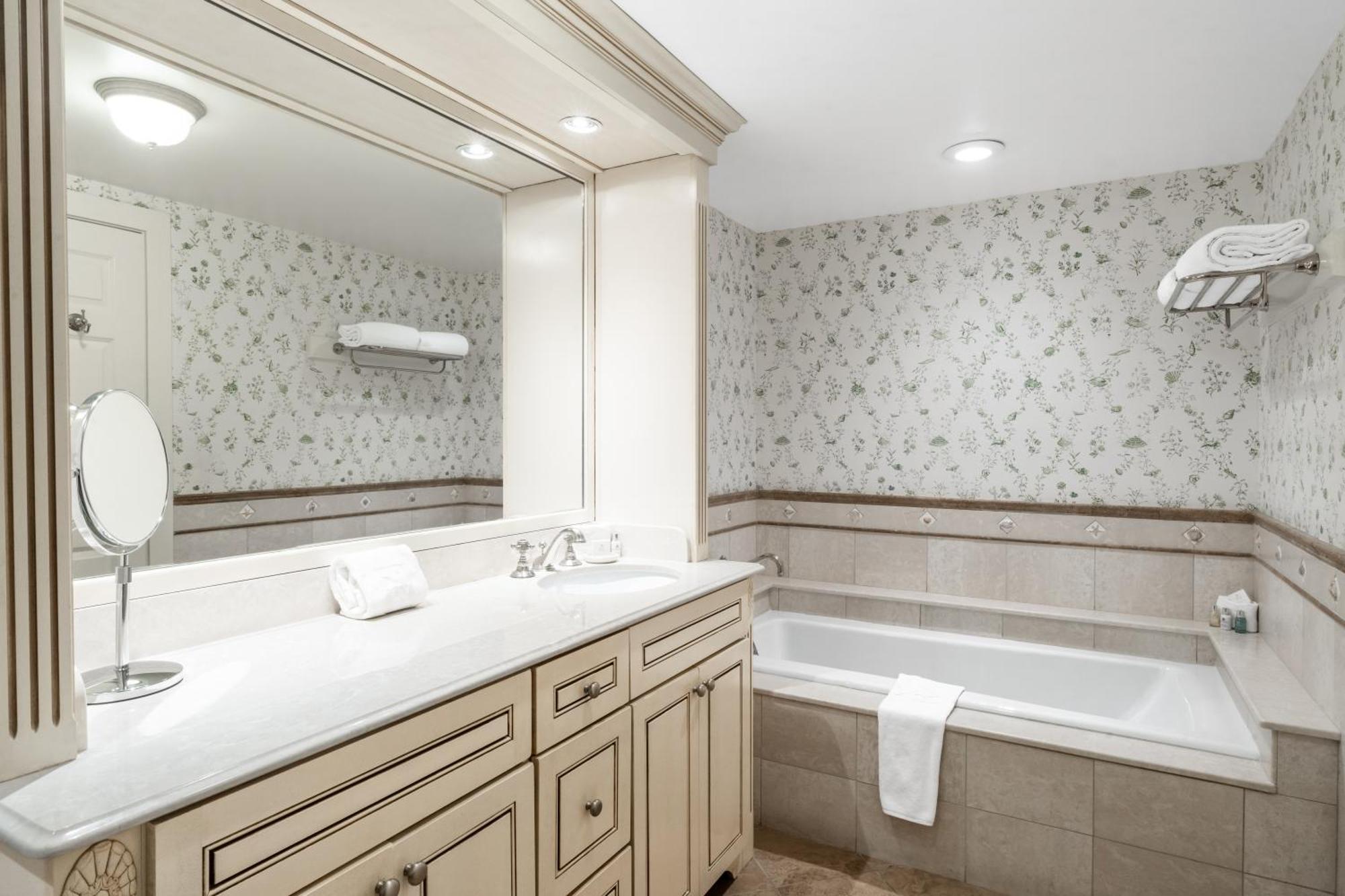 Wequassett And Golf Club Resort 5*
